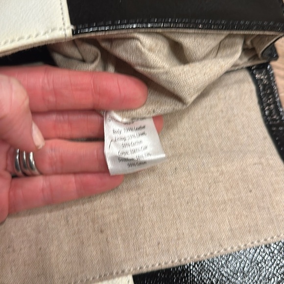 👜 Mark & Graham Colorblock Clutch – Black & White – 11.5" x 7" ✨ - Picture 6 of 6